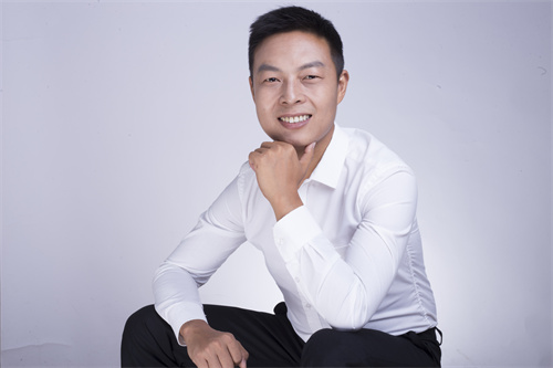 李叶超.jpg 李叶超.jpg