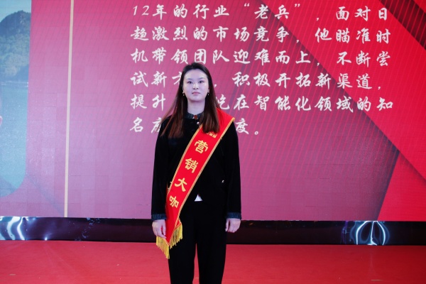 郑洁.jpg 郑洁.jpg