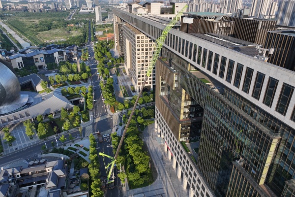 吊装4.JPG 吊装4.JPG